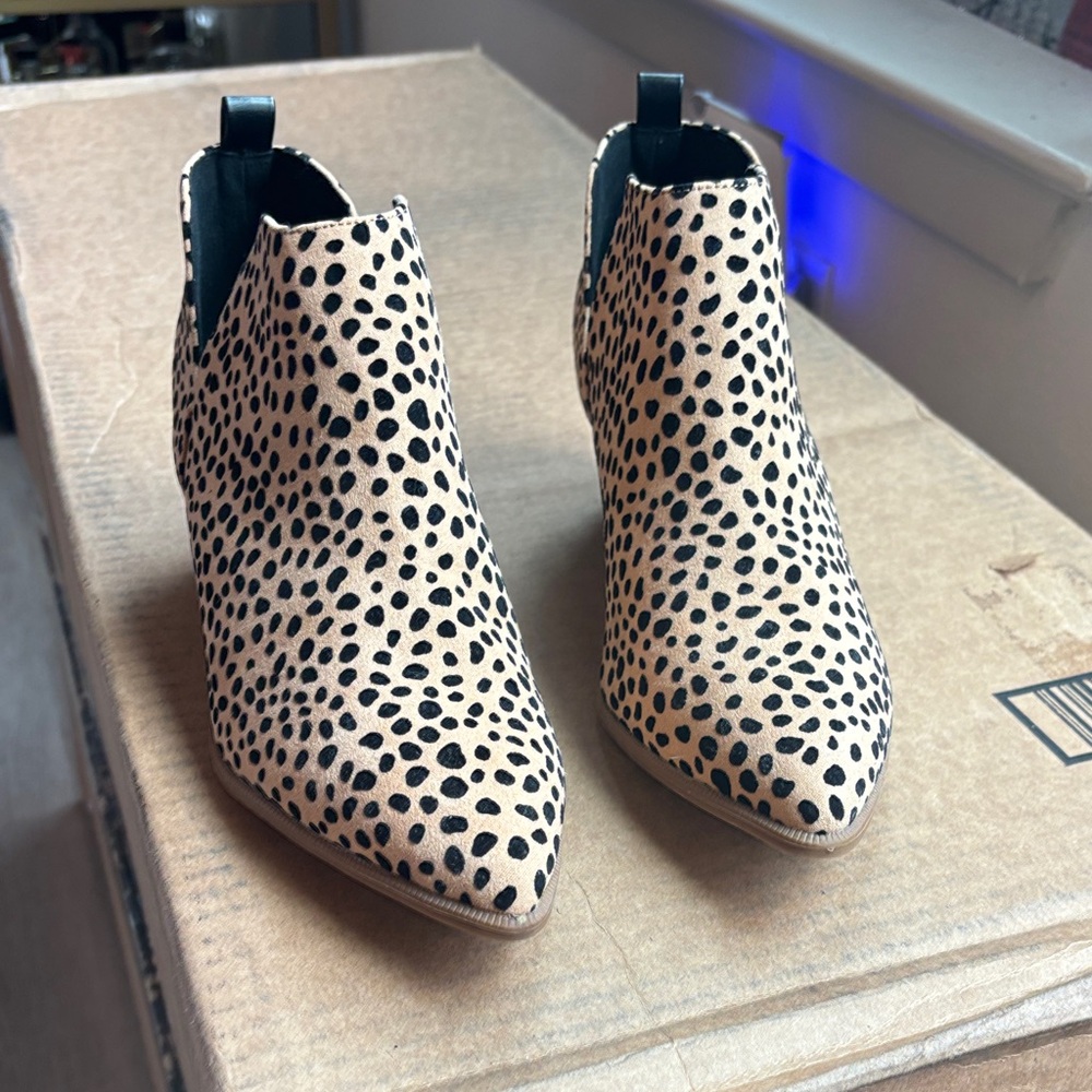 Lulu's Black and Tan Spotted Ankle Boots
